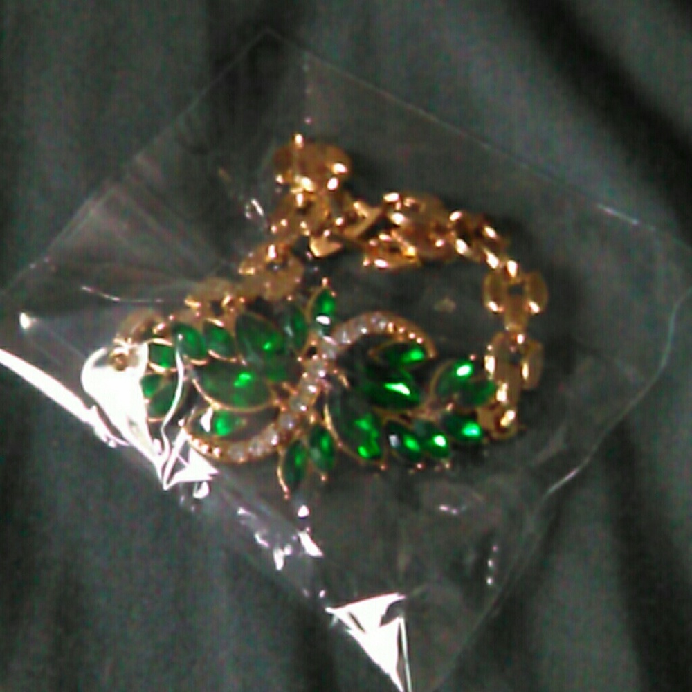 🌟Buy2Get1Free🌟 Green and Gold Bracelet